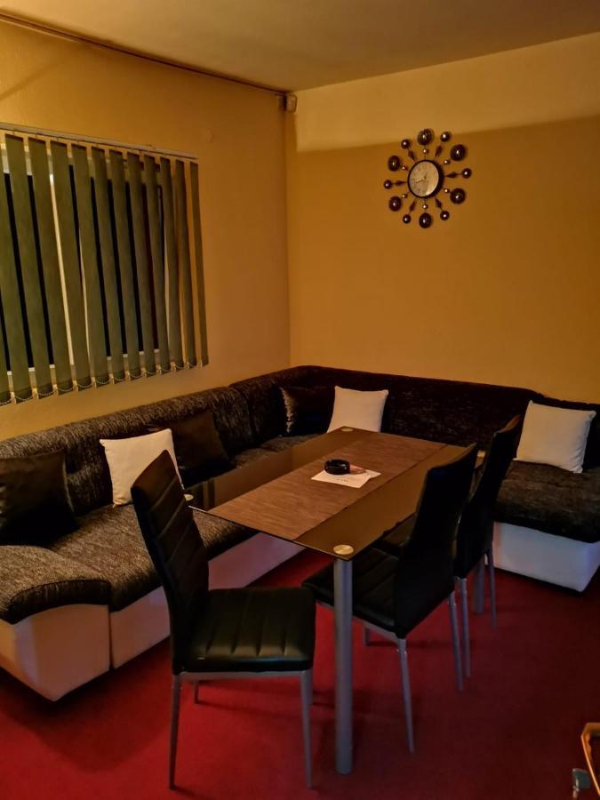 Apartman Nik-Rom Bosanska Gradiska Buitenkant foto